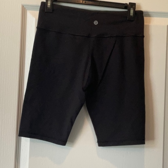 Lululemon reversible Groove Short Tall size 6 - Picture 5 of 6